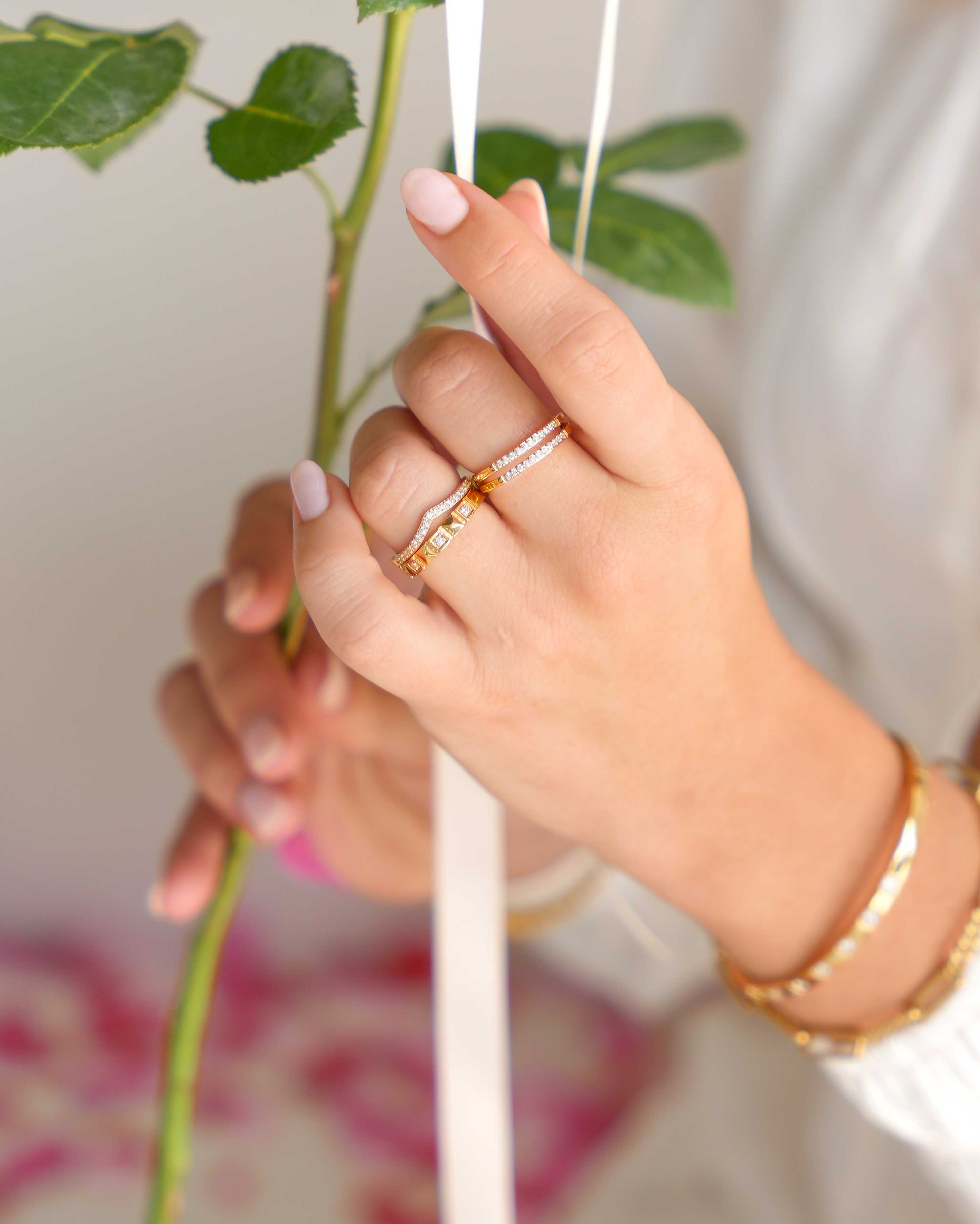 Augustine - 18k Gold Zirconia Band Double Layered Ring