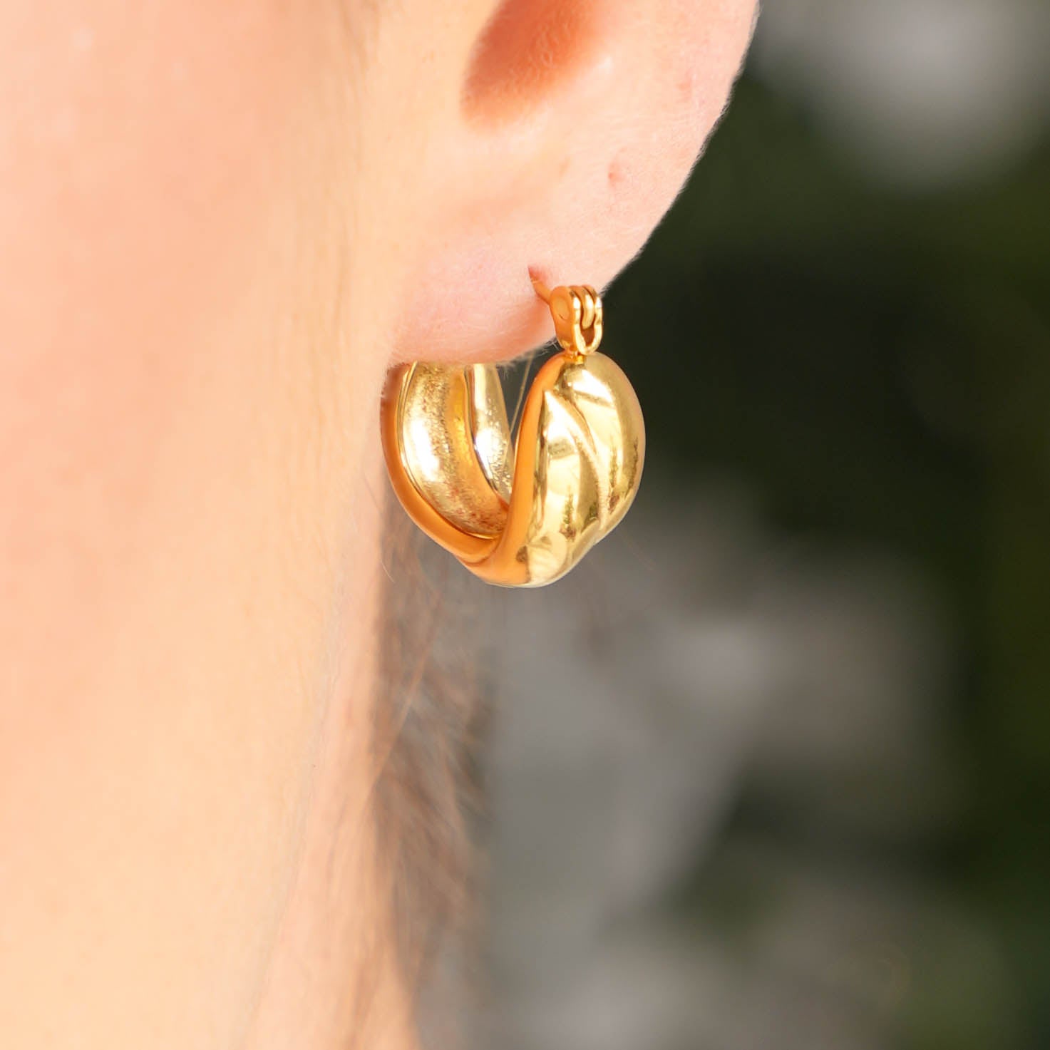 Jadore - 18k Gold Hoop Earrings