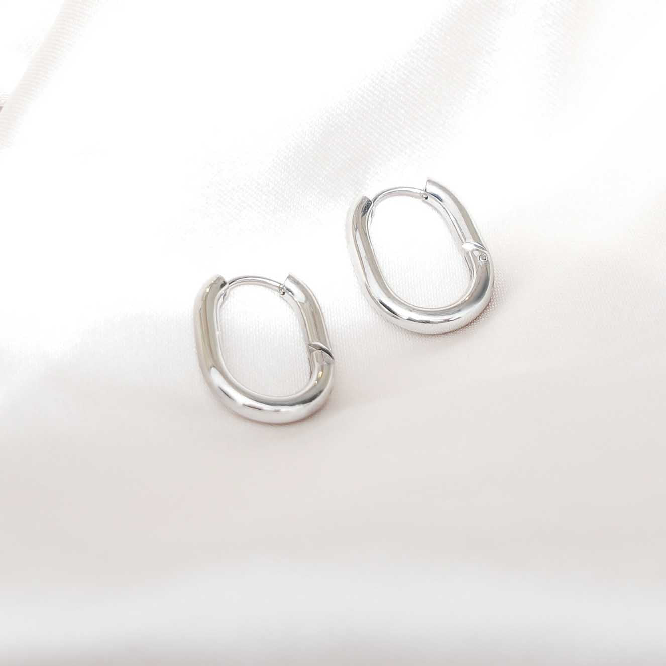 Claudia - Silver Oval Earrings