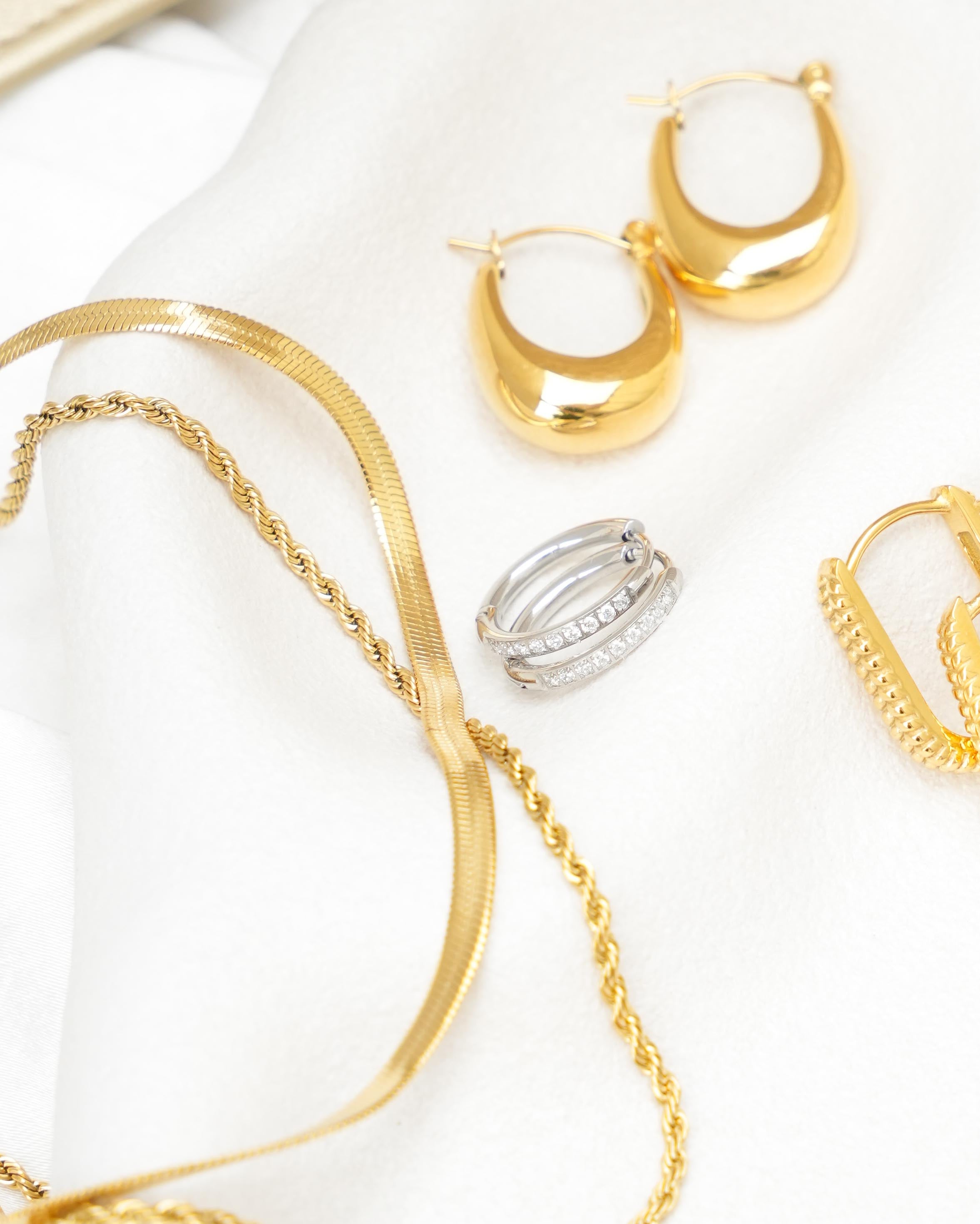 Kim - 18k Gold Cubic Zirconia Hoops