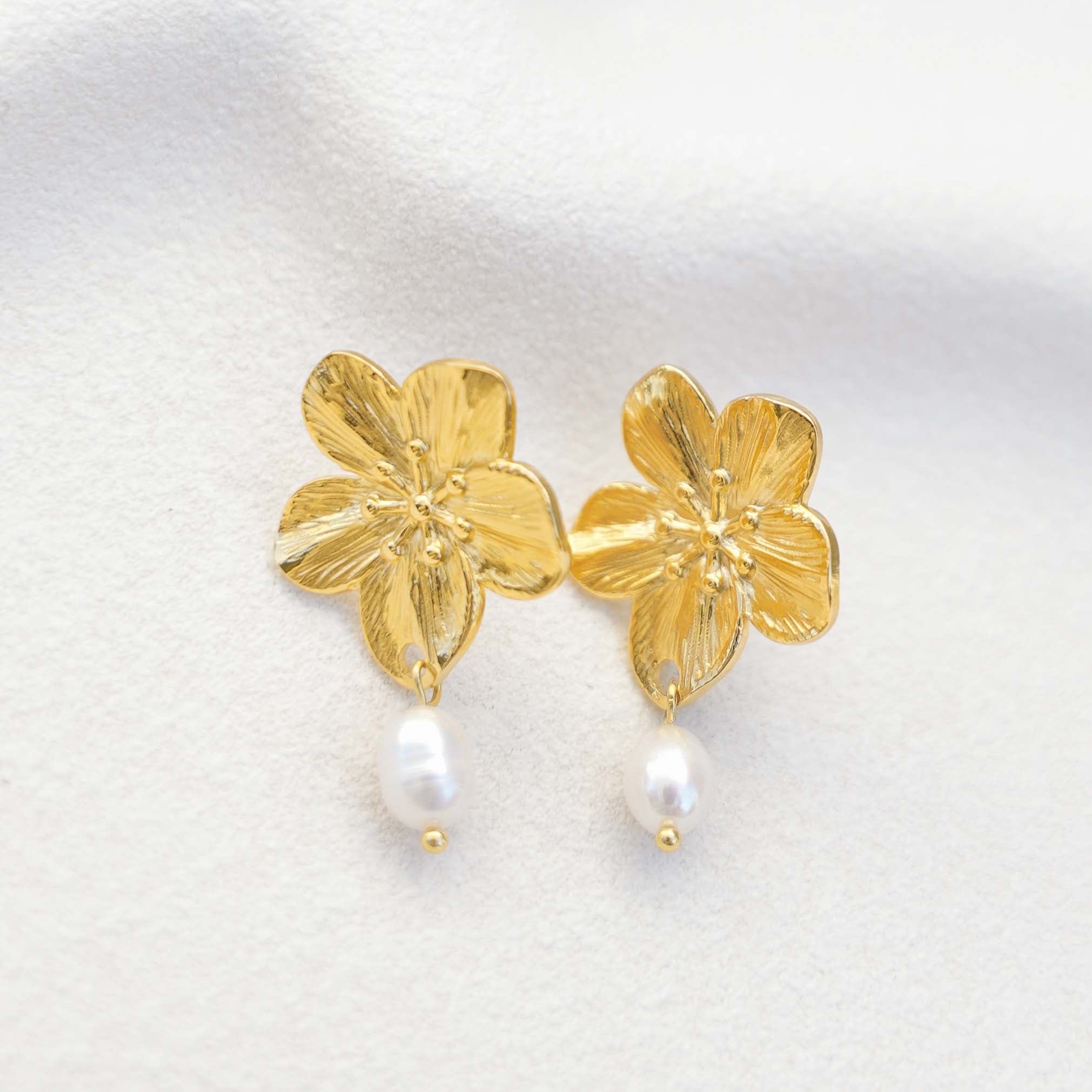 Bahama Blossom - 18k Gold Flower Earring
