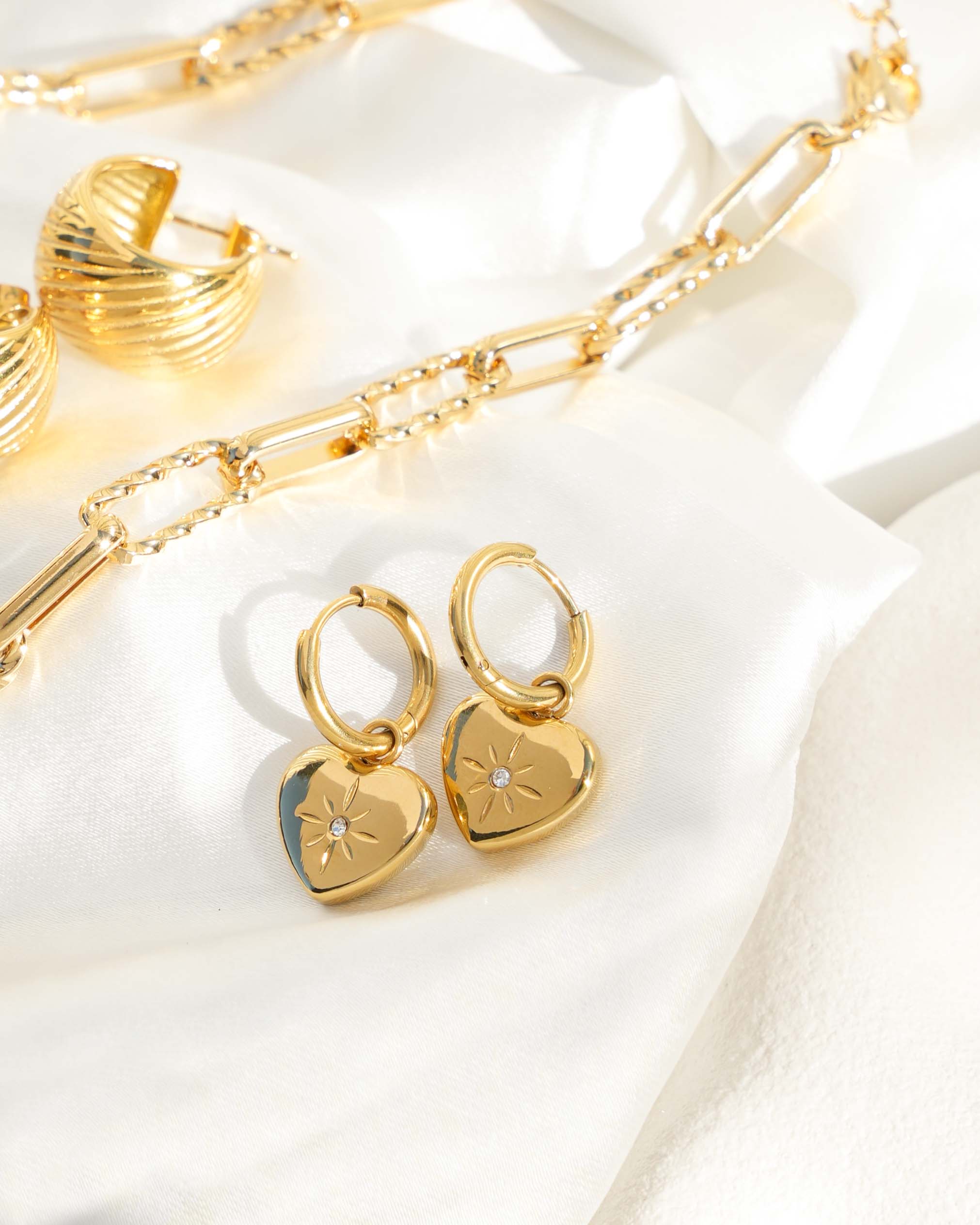 Amadora - 18k Gold Heart Hoop Earrings