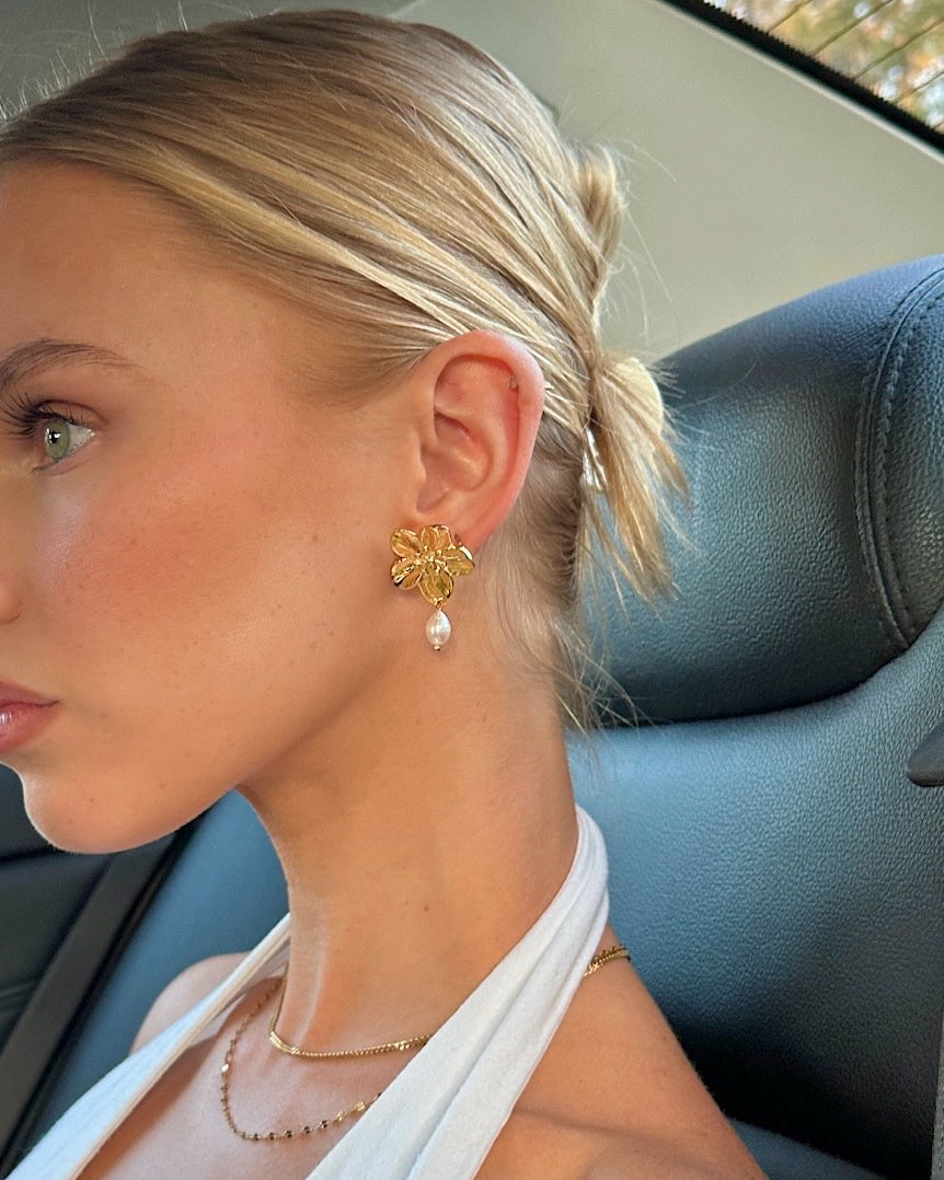 Bahama Blossom - 18k Gold Flower Earring