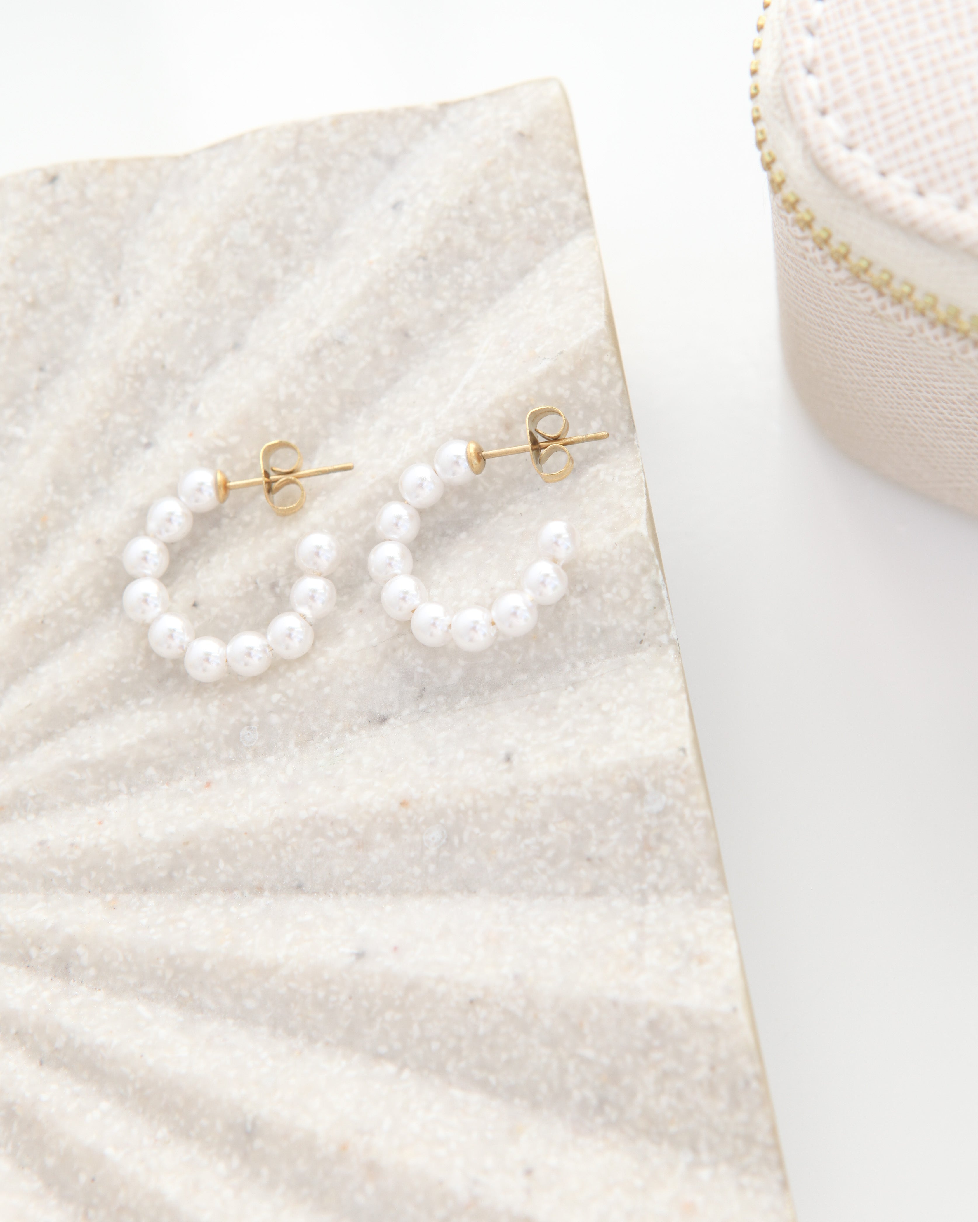 Dhalia - Pearl Hoops