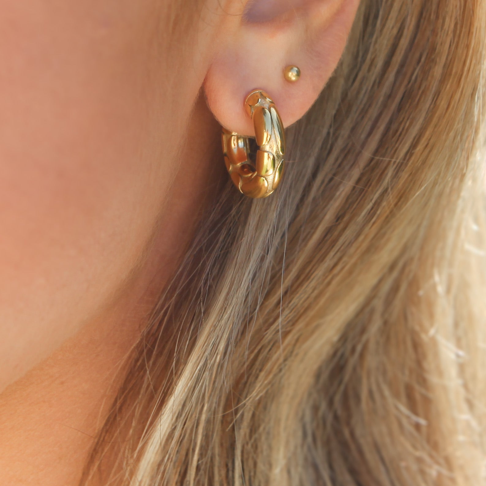 Ezra Hoops - 18k Gold Earrings