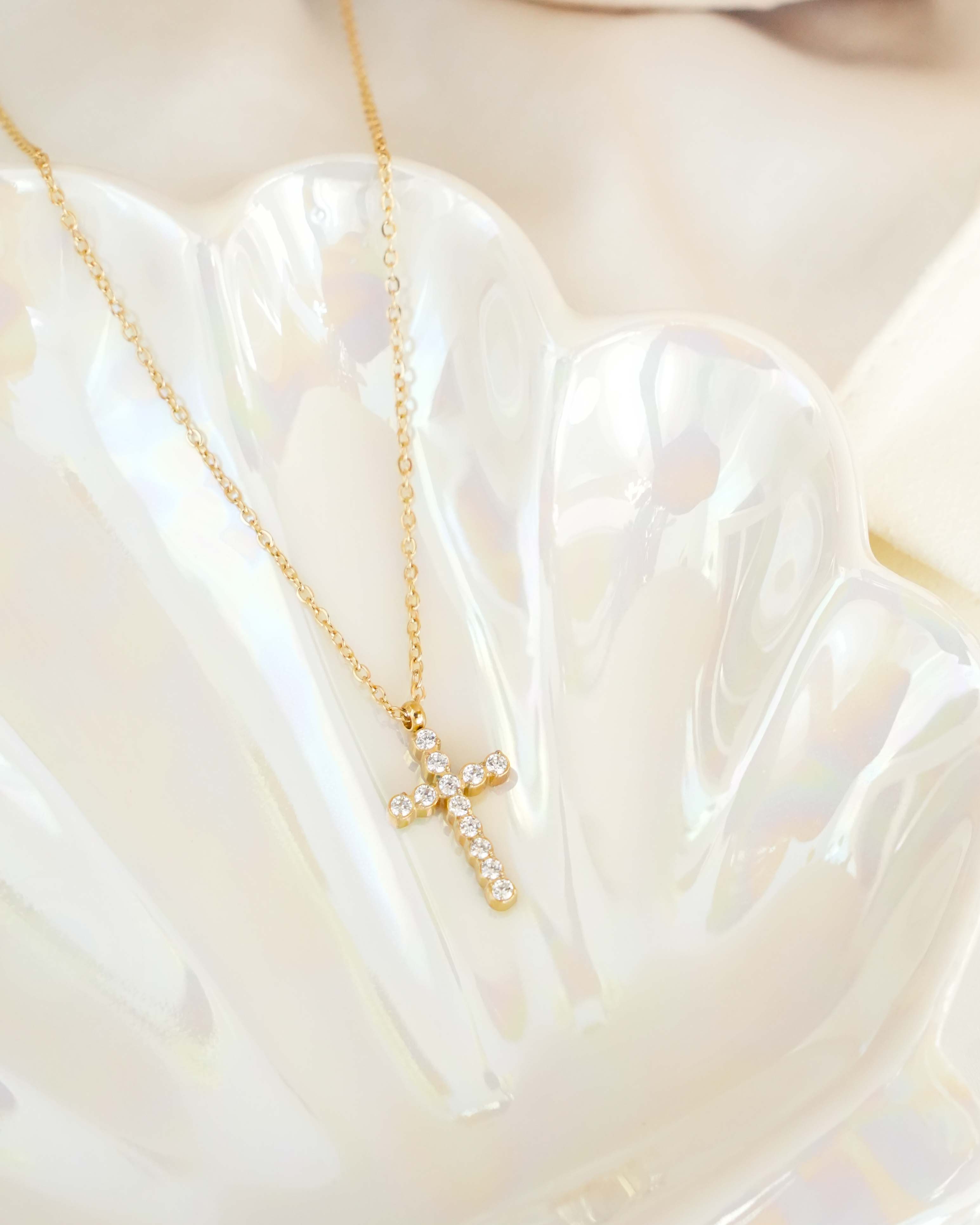 Cross - 18k Gold Zirconia Necklace