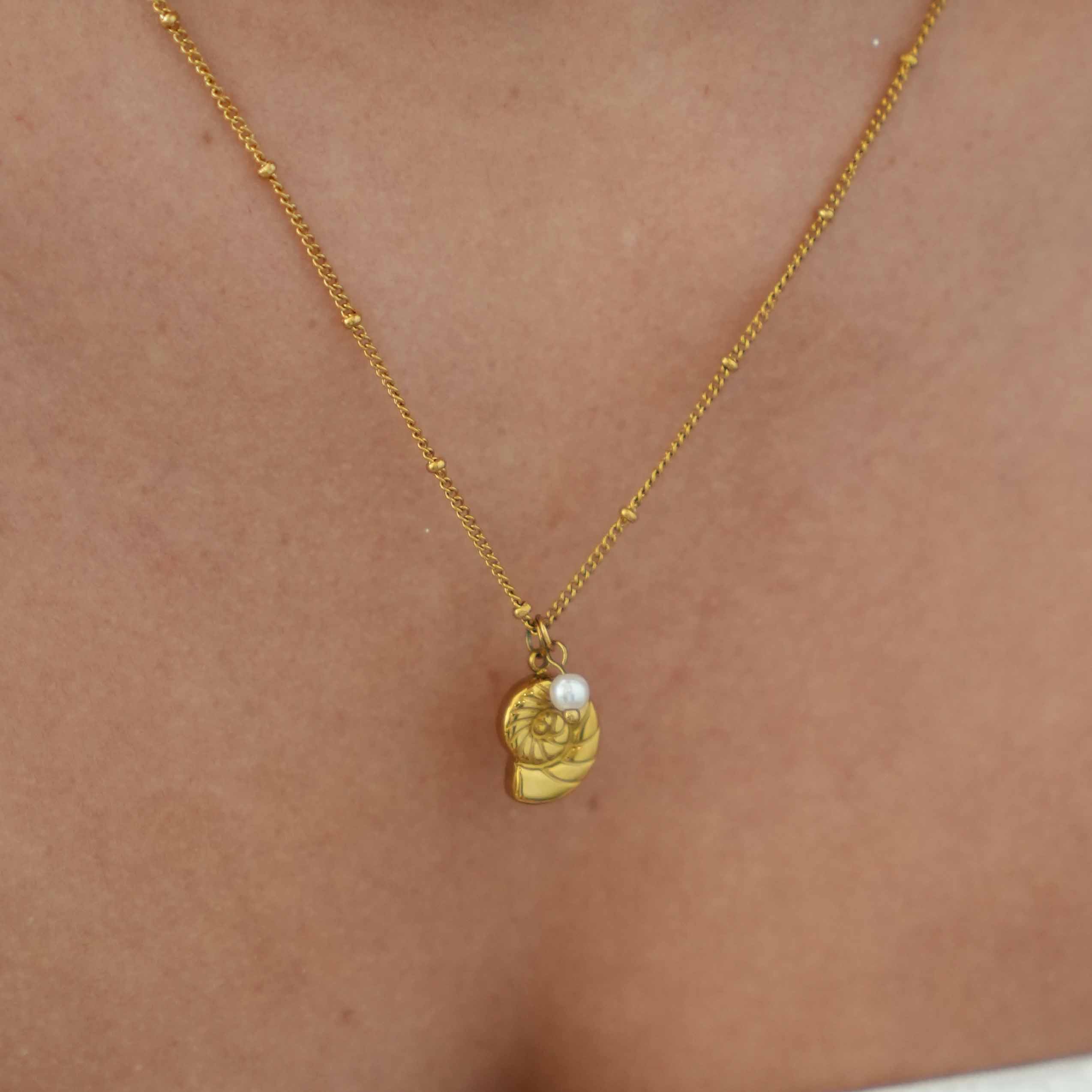Baroque - Conch 18k Gold Necklace