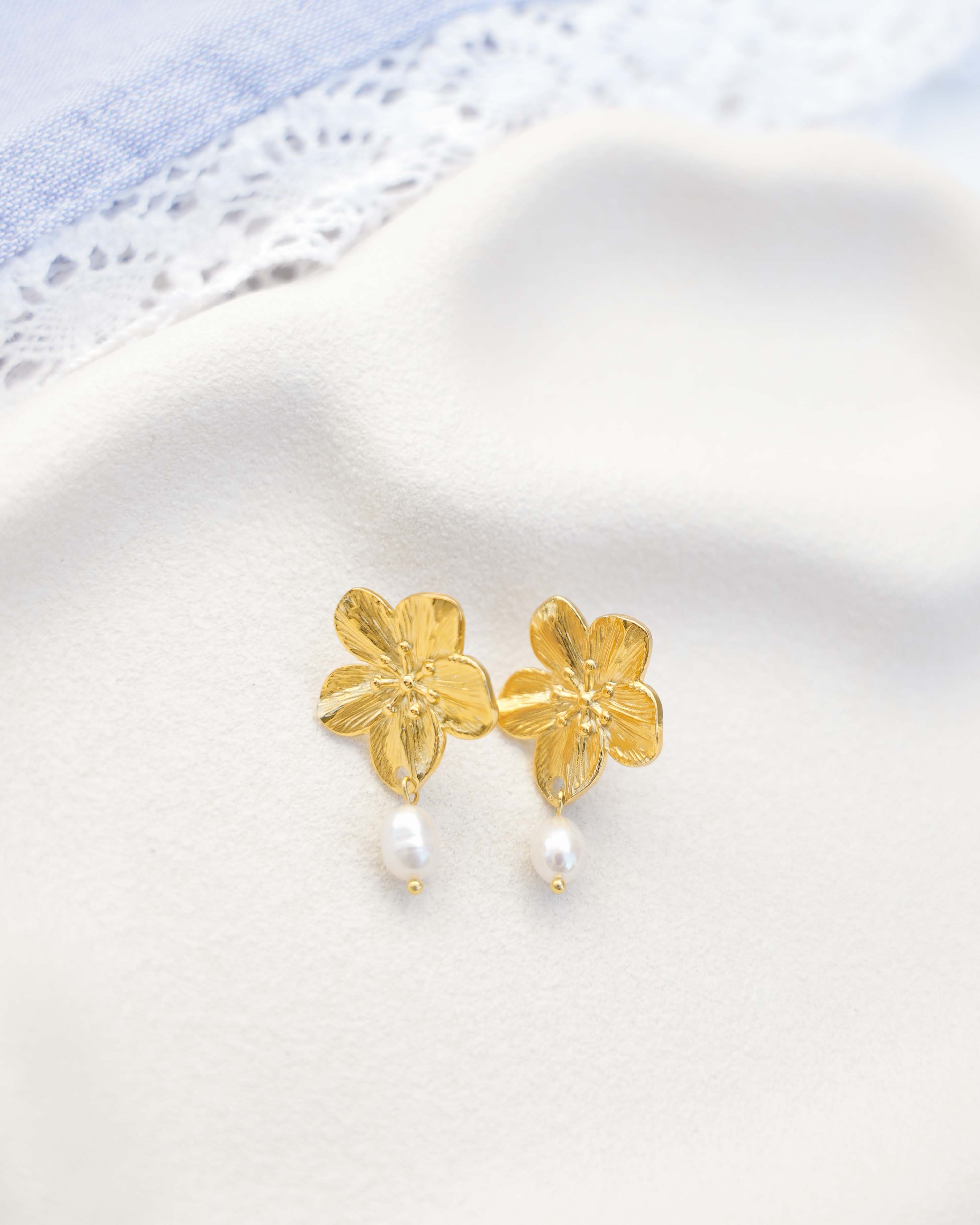 Bahama Blossom - 18k Gold Flower Earring