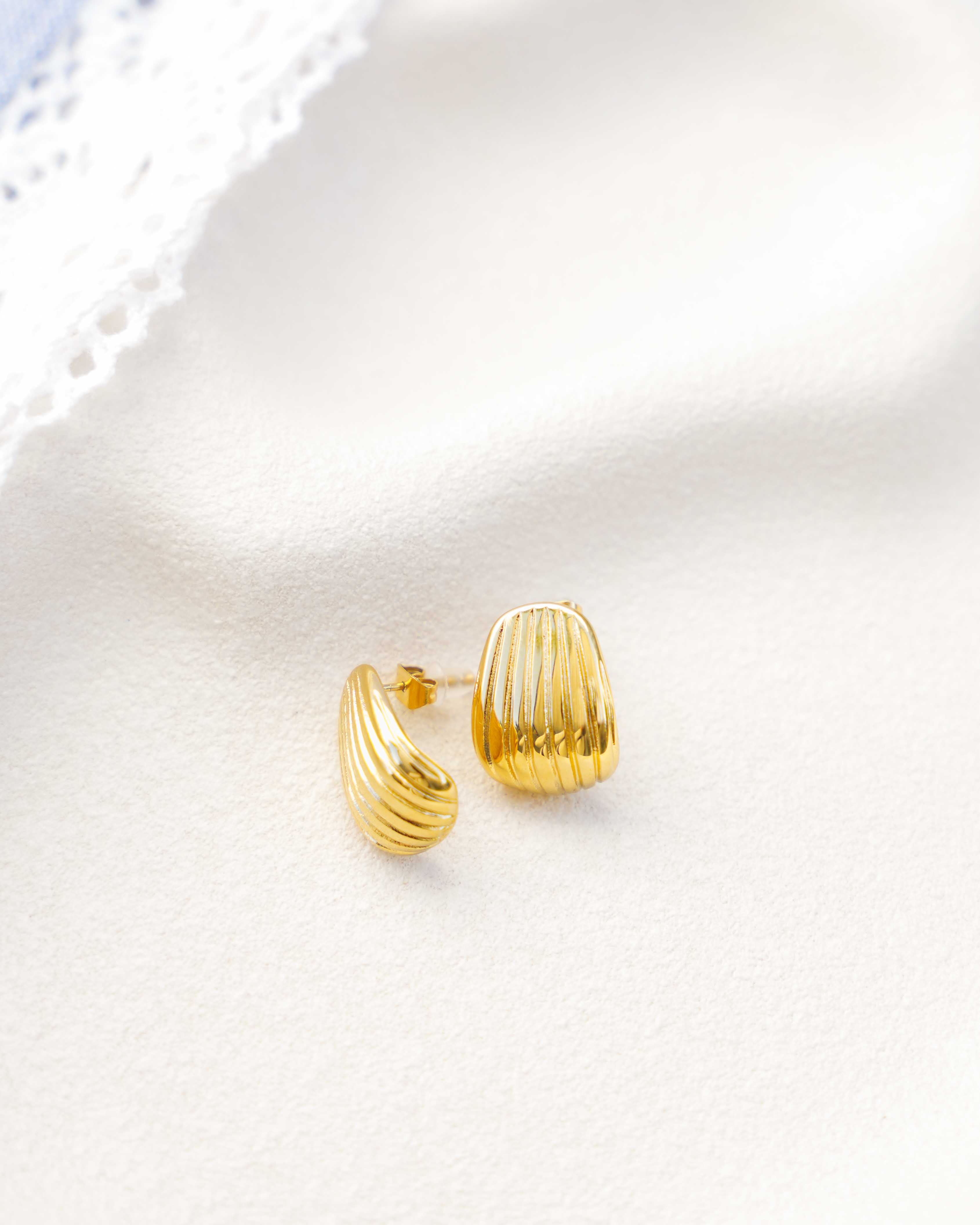 Cove - 18k Gold Shell Earrings