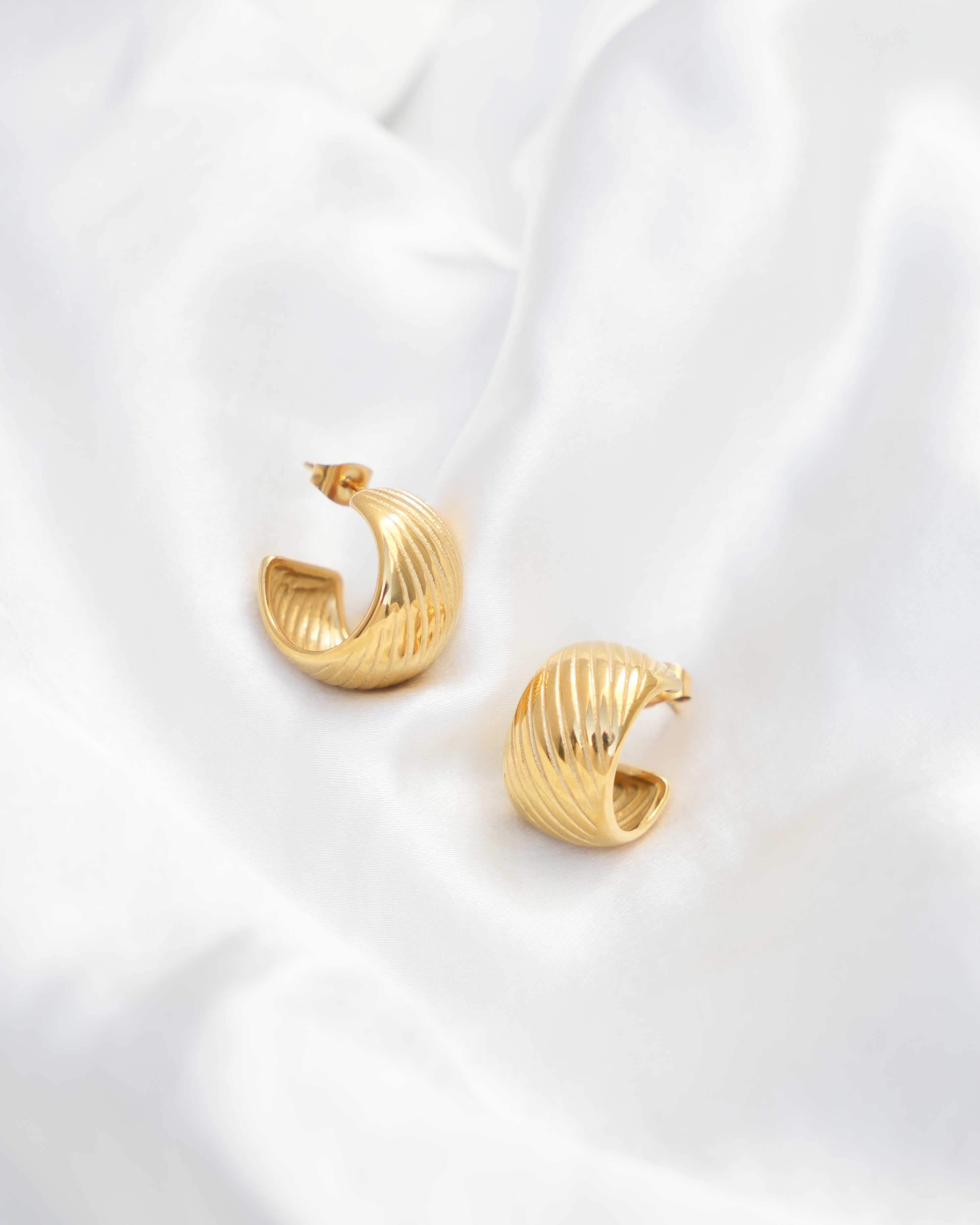 Paris - 18k Gold Hoop Earrings