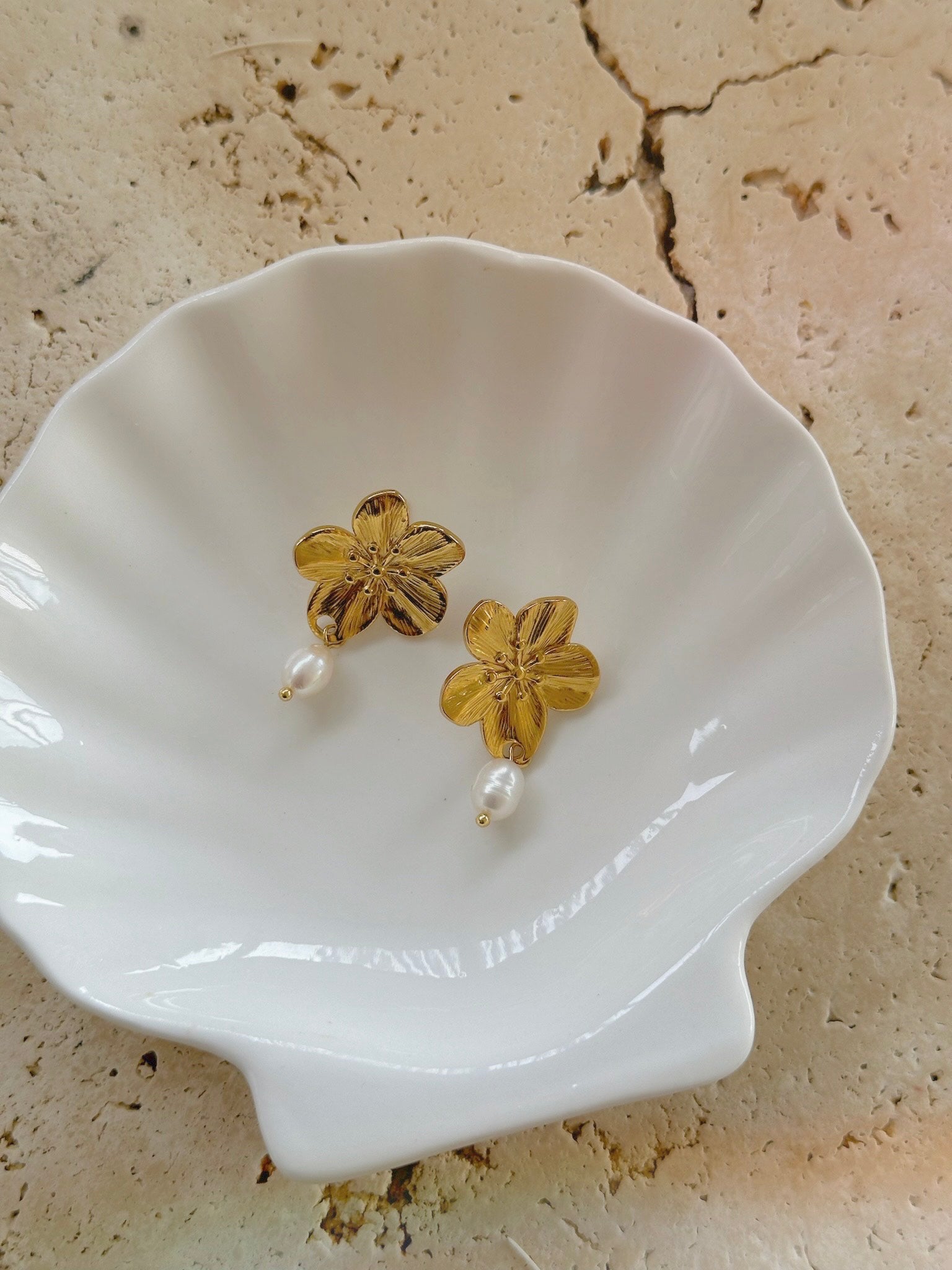 Bahama Blossom - 18k Gold Flower Earring