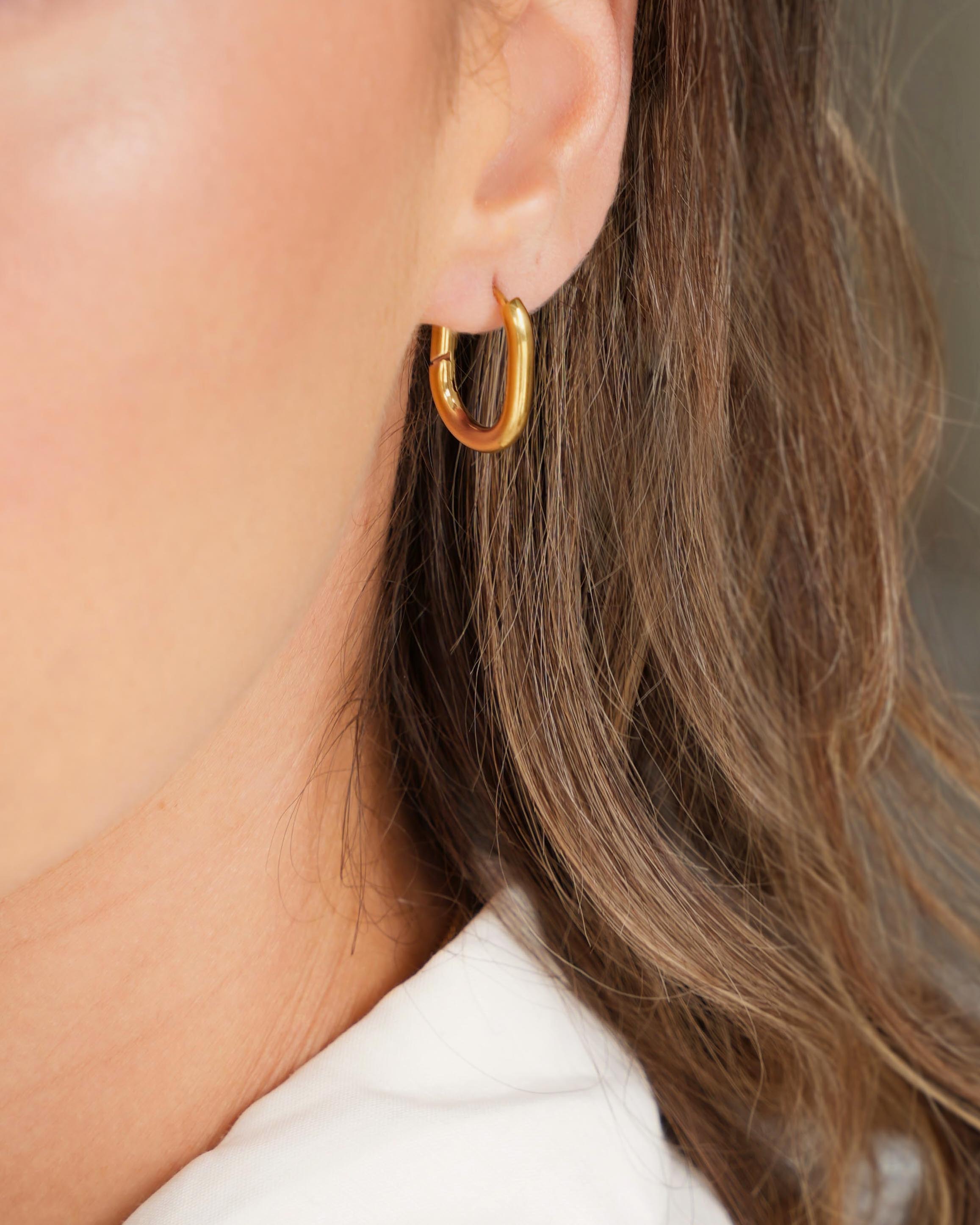 Claudia - 18k Gold Oval Earrings