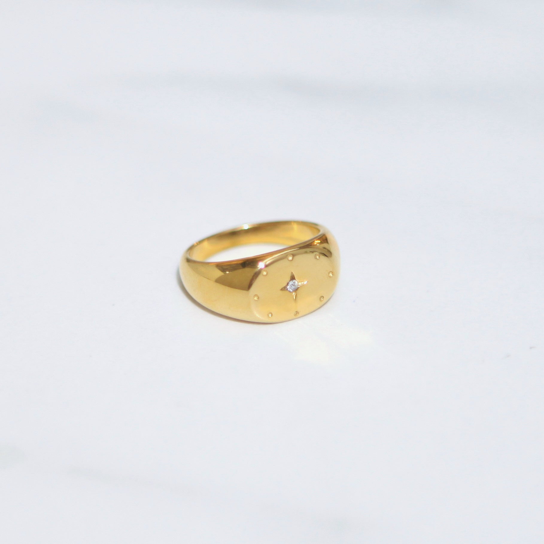 Sascha - 18k Gold Star Inlay Ring